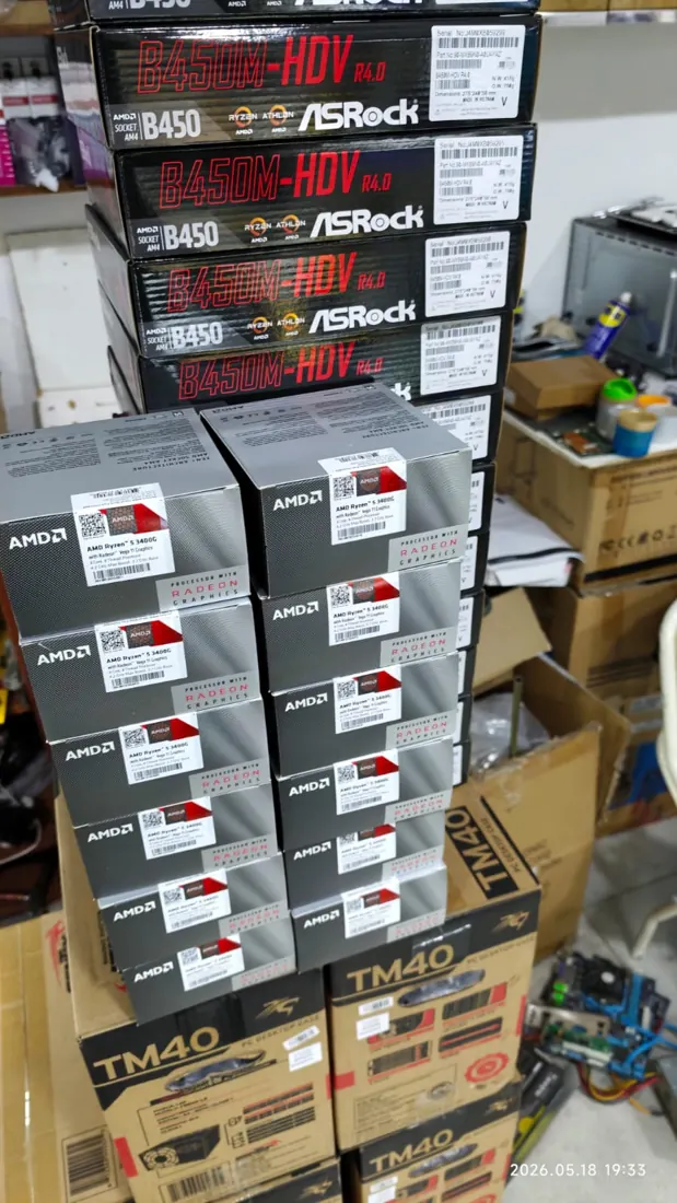 Cajas de equipos listos para entregar